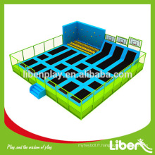 1500 * 1500 * 450cm Taille personnalisée Concurrence finale Trampoline intérieur